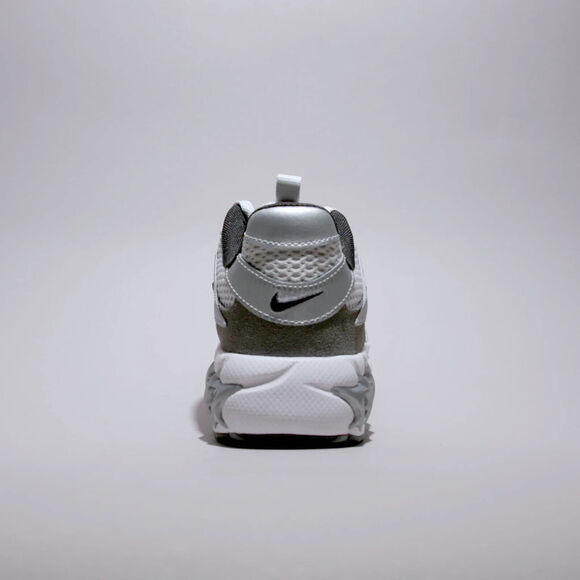 Nike Womens Size 7.5 Zoom Air Fire Shoes Photon Dust Metallic Silver DR7852 001 - Picture 3 of 14